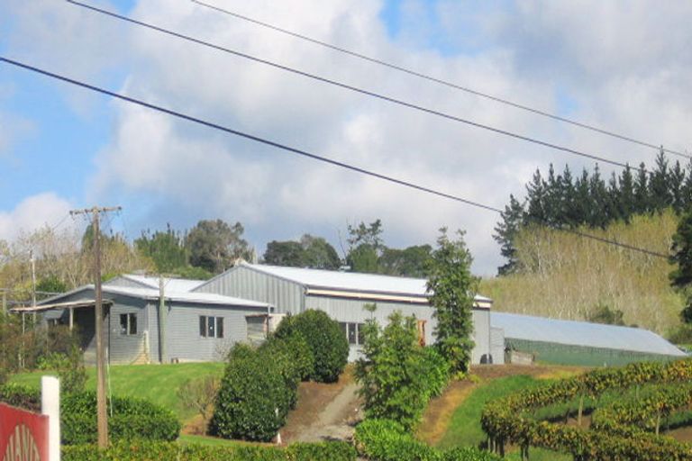Photo of property in 270 Henderson Valley Road, Henderson, Auckland, 0612