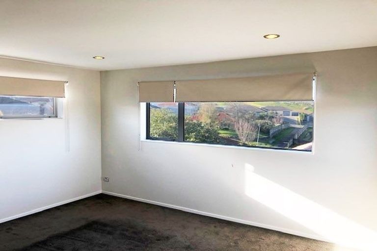 Photo of property in 65 Kirikiri Drive, Papakura, 2110
