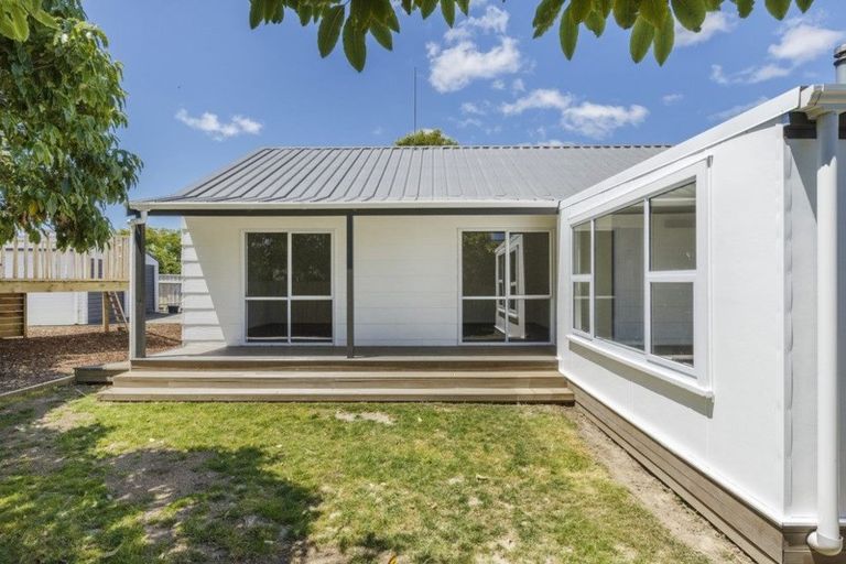 Photo of property in 19 Peppertree Glade, Kelvin Grove, Palmerston North, 4414