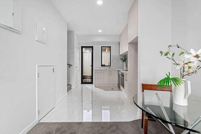 Photo of property in 5/4 Glenhaven Place, Te Atatu Peninsula, Auckland, 0610