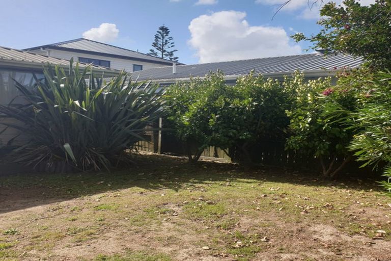 Photo of property in 37 Kerrs Road, Wiri, Auckland, 2104