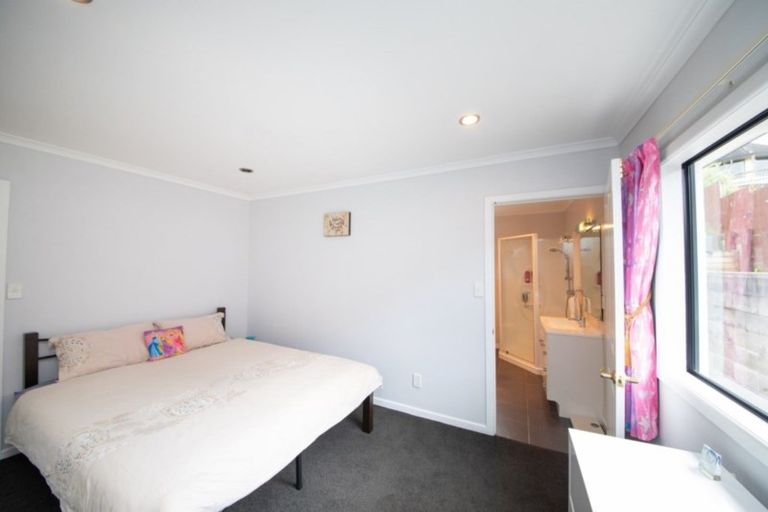 Photo of property in 7 Ruapehu Drive, Fitzherbert, Palmerston North, 4410