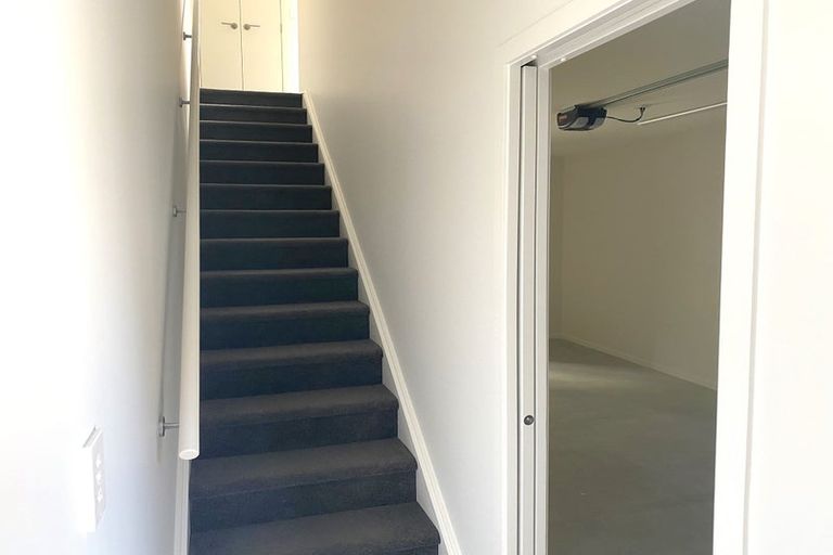 Photo of property in 8/1 Fruitvale Road, New Lynn, Auckland, 0600