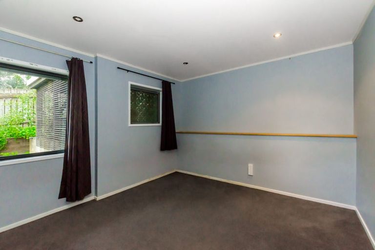 Photo of property in 11 Hicks Crescent, Waikanae Beach, Waikanae, 5036