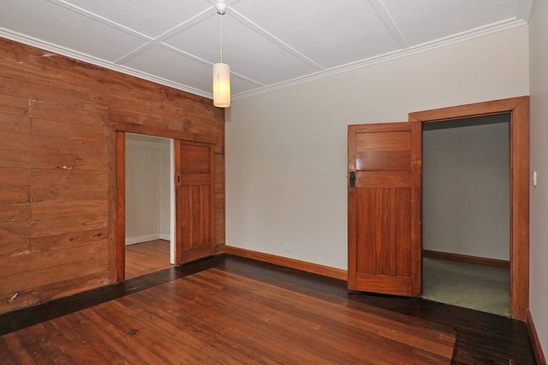 Photo of property in 38 Mills Road, Brooklyn, Wellington, 6021