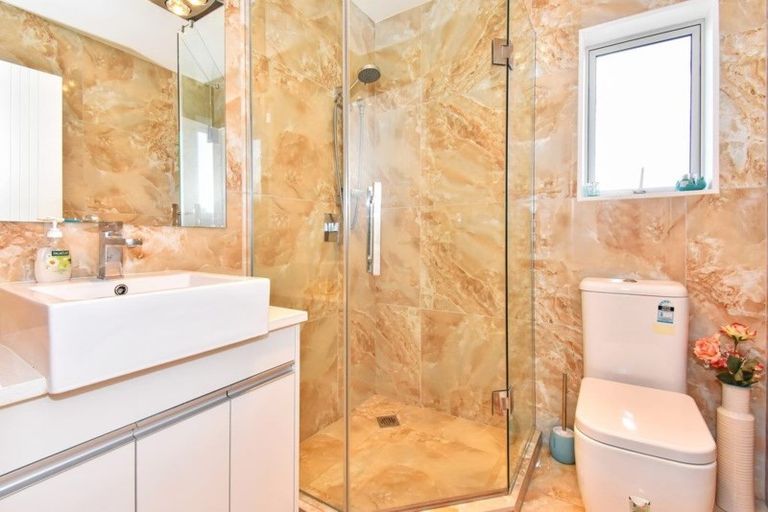 Photo of property in 5 Gortnest Place, Flat Bush, Auckland, 2019