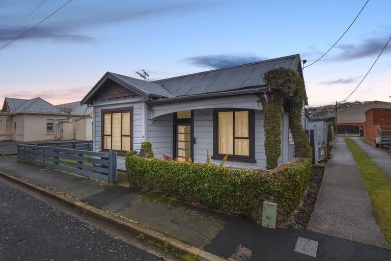 Photo of property in 76 Wesley Street, South Dunedin, Dunedin, 9012