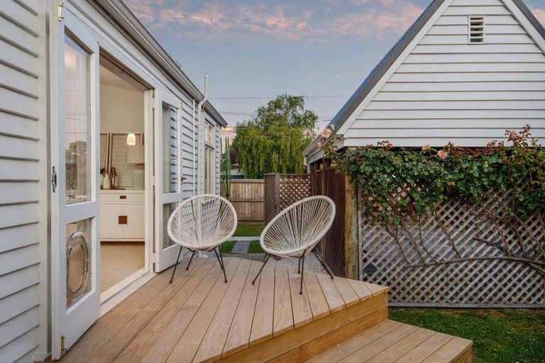 Photo of property in 124 Edward Avenue, Edgeware, Christchurch, 8013