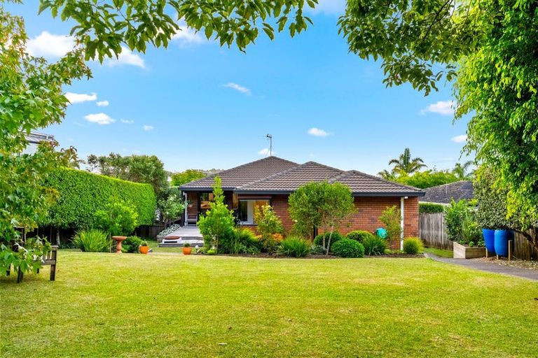 Photo of property in 43 Braemar Road, Rothesay Bay, Auckland, 0630