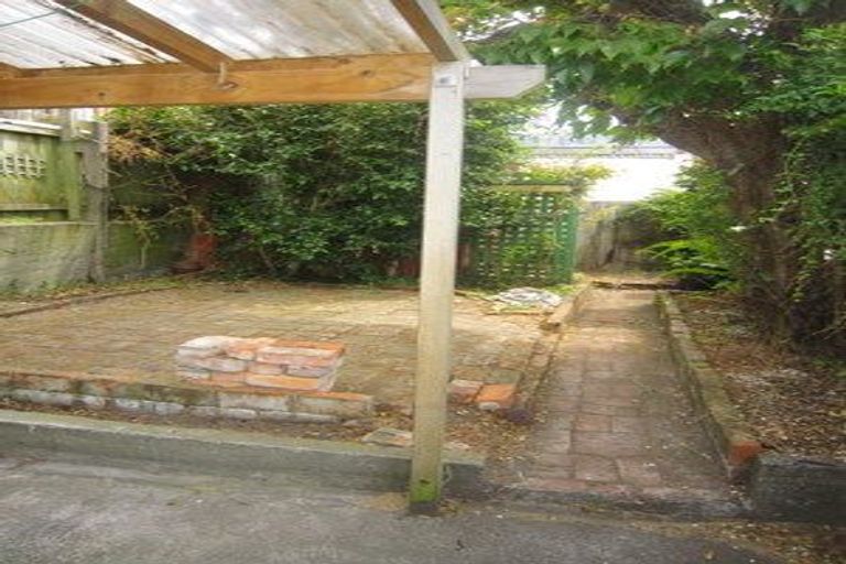 Photo of property in 86 Tasman Street, Mount Cook, Wellington, 6021