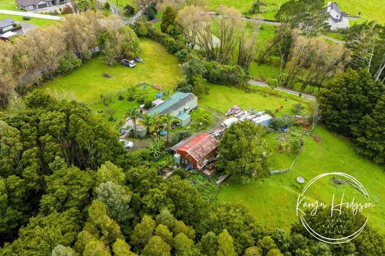 Photo of property in 14 Woodland Road, Maungaturoto, 0588