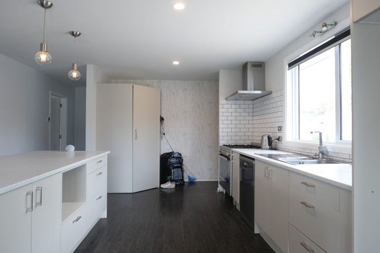 Photo of property in 2 Fincham Road, Raumati Beach, Paraparaumu, 5032