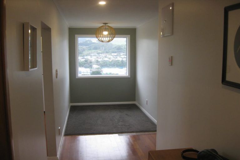 Photo of property in 17 Mascot Street, Tawa, Wellington, 5028