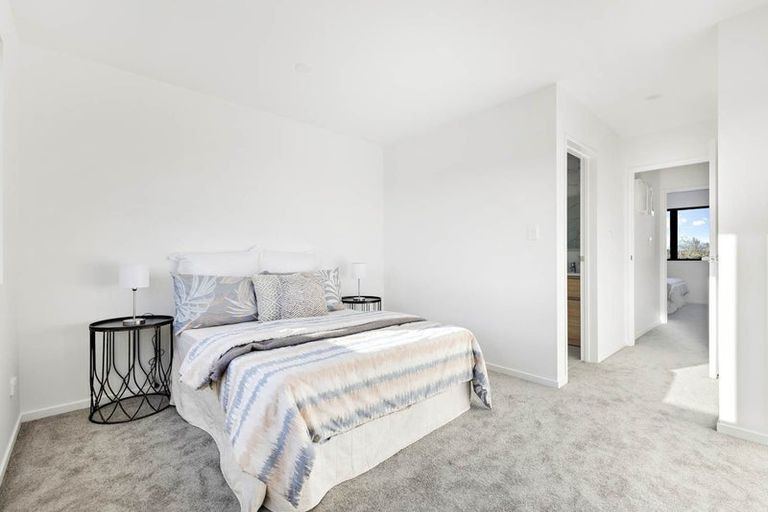 Photo of property in 6/101 Botany Road, Botany Downs, Auckland, 2010