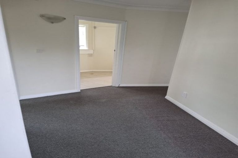 Photo of property in 7b Abel Tasman Avenue, Henderson, Auckland, 0610