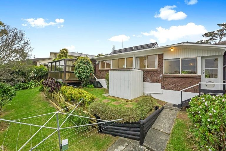 Photo of property in 1/12 Hollyhock Place, Browns Bay, Auckland, 0630
