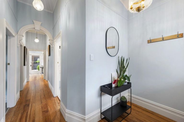 Photo of property in 7 Manley Terrace, Newtown, Wellington, 6021