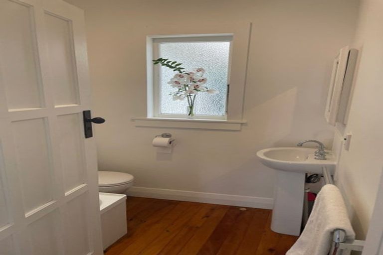 Photo of property in 46 Rua Road, Glen Eden, Auckland, 0602