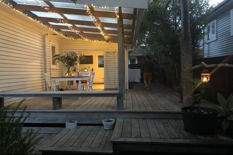 Photo of property in 46 Rua Road, Glen Eden, Auckland, 0602