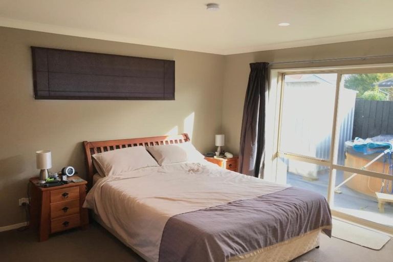 Photo of property in 21 Pohutukawa Crescent, Parklands, Christchurch, 8083