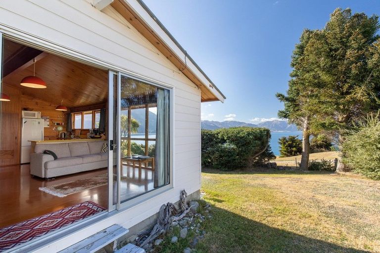 Photo of property in 246 Lakeview Terrace, Lake Hawea, 9382