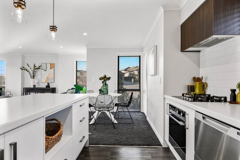 Photo of property in 318 Lakes Boulevard, Pyes Pa, Tauranga, 3112