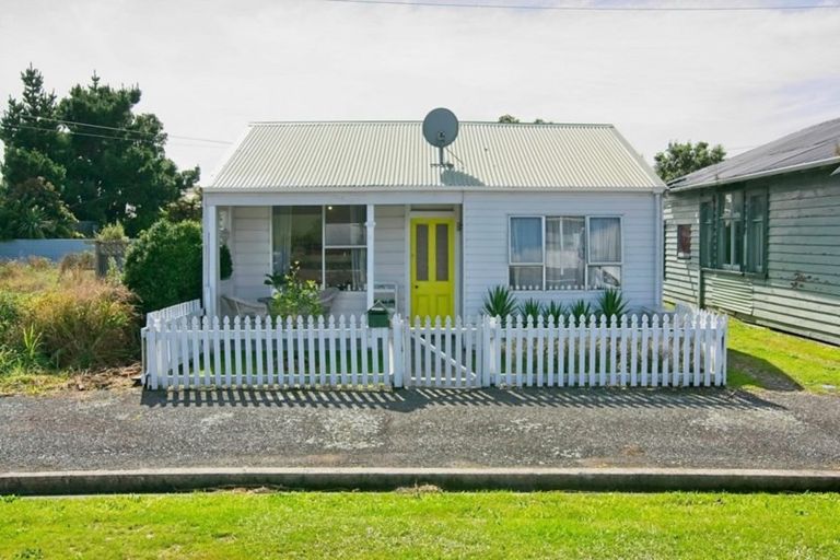 Photo of property in 5 Fonblanque Street, Westport, 7825