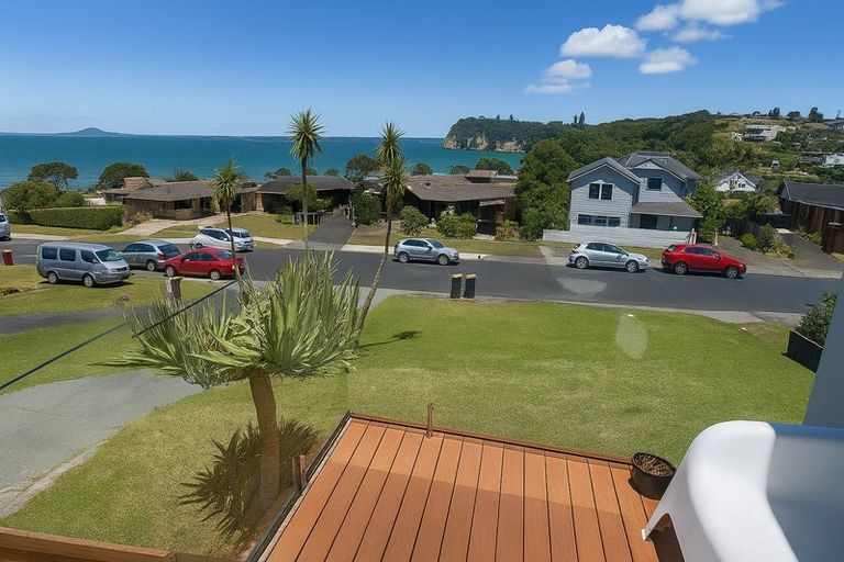 Photo of property in 18 Zita Avenue, Matakatia, Whangaparaoa, 0930