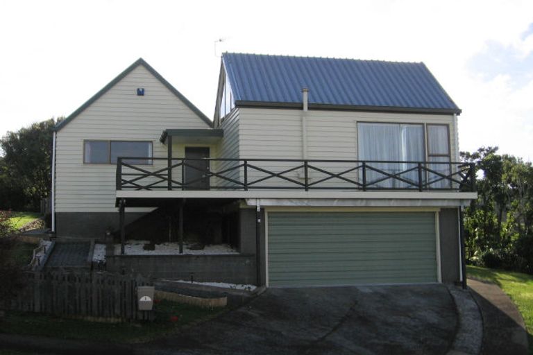 Photo of property in 3 Lone Tree Grove, Kelson, Lower Hutt, 5010