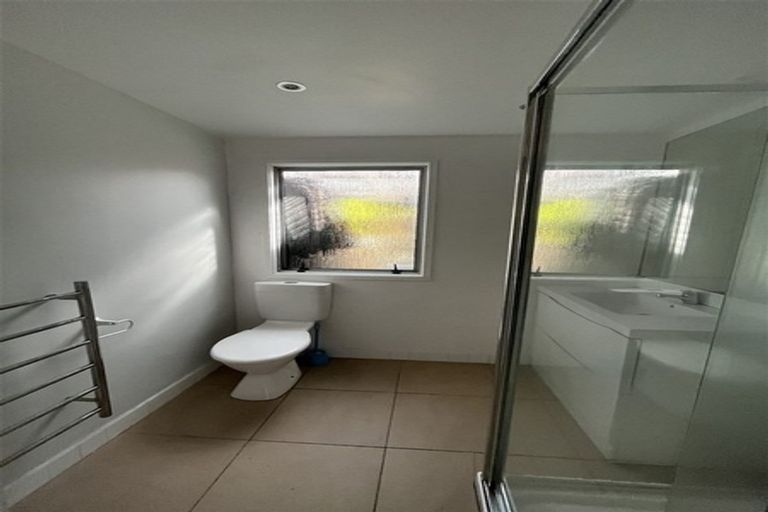 Photo of property in 424 Old Te Atatu Road, Te Atatu Peninsula, Auckland, 0610