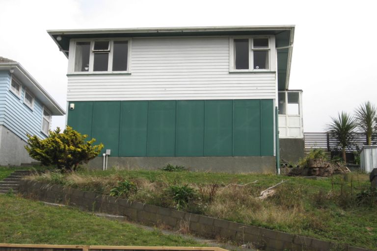Photo of property in 97 Kenmore Street, Newlands, Wellington, 6037