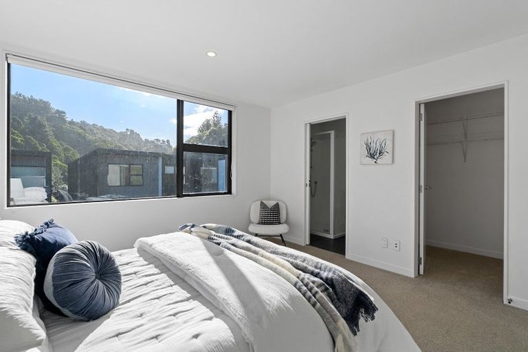 Photo of property in 22 Rua Kai Way, Brooklyn, Wellington, 6021
