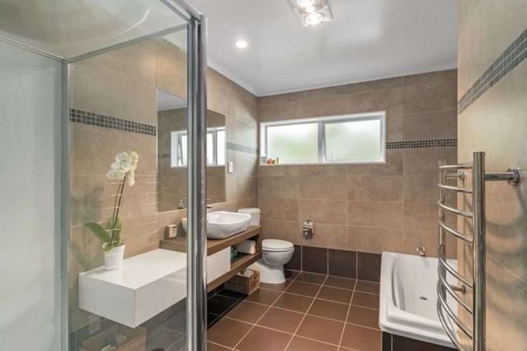 Photo of property in 28a Gallony Avenue, Massey, Auckland, 0614