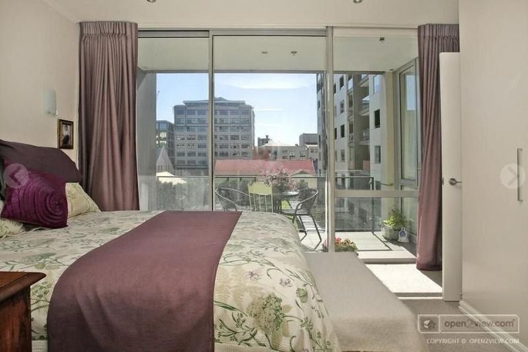 Photo of property in Sanctum Apartment, 10 Ebor Street, Te Aro, Wellington, 6011
