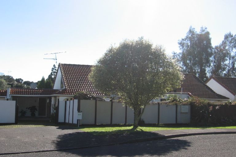 Photo of property in 2a Sonnenberg Way, Titirangi, Auckland, 0604