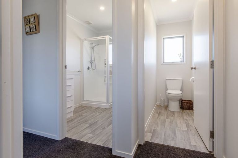 Photo of property in 15 Wai Matangi Place, Motuoapa, 3382