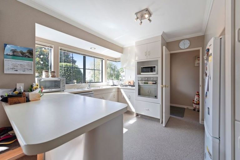 Photo of property in 17 Bayfair Drive, Mount Maunganui, 3116