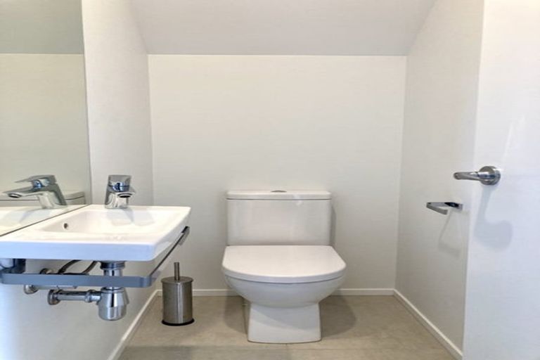 Photo of property in 66 Manutewhau Road, Massey, Auckland, 0614