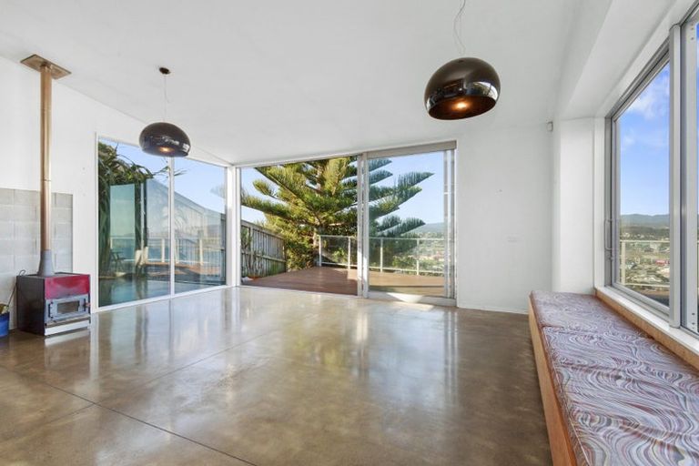 Photo of property in 13 Bella Vista, Melrose, Wellington, 6023
