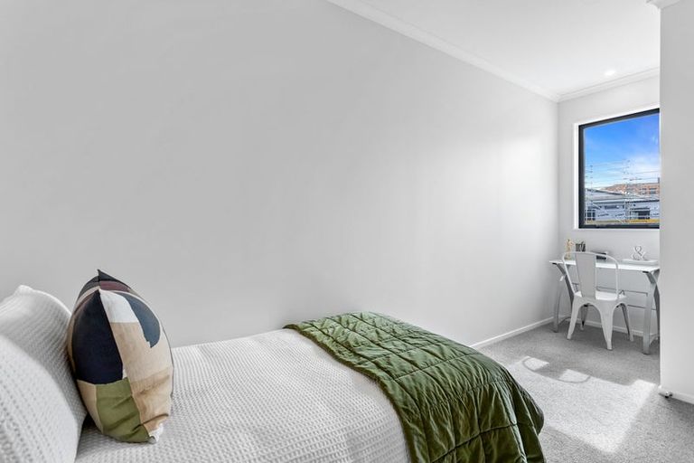 Photo of property in 19 Hema Road, Hobsonville, Auckland, 0616