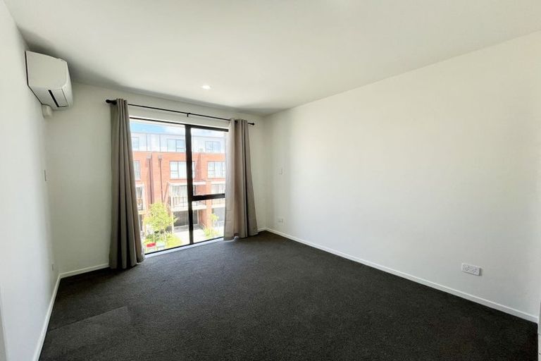 Photo of property in 29 Falcon Crescent, Hobsonville, Auckland, 0618