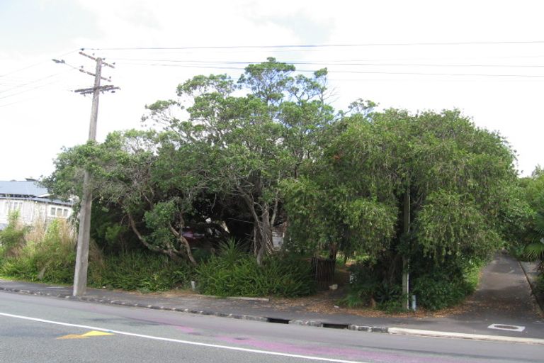 Photo of property in 24 Hinemoa Street, Birkenhead, Auckland, 0626