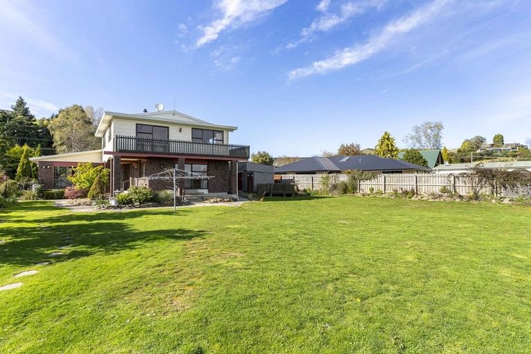 Photo of property in 11 Greenhithe Street, Waihola, Milton, 9073