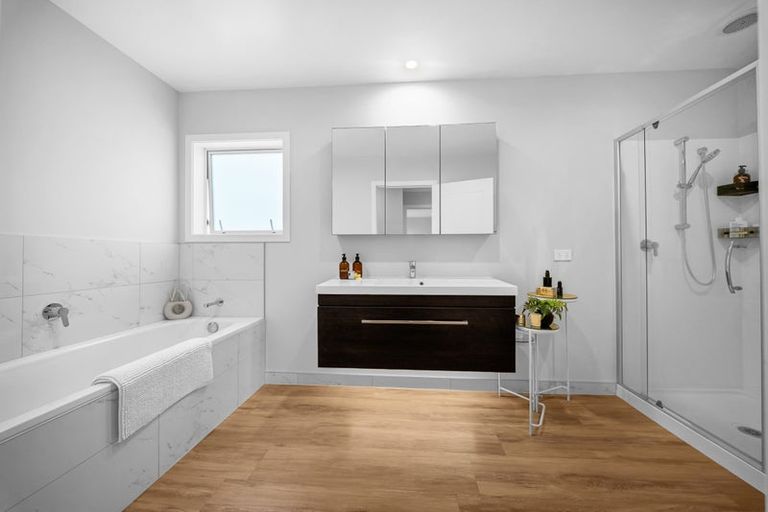 Photo of property in 28a Torkar Road, Clarks Beach, 2122