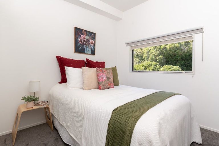 Photo of property in 10 Saddleback Grove, Karori, Wellington, 6012