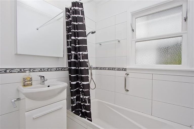 Photo of property in 10 Gardiner Grove, Wainuiomata, Lower Hutt, 5014