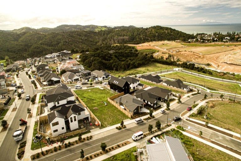 Photo of property in 3 Makomako Drive, Orewa, 0931