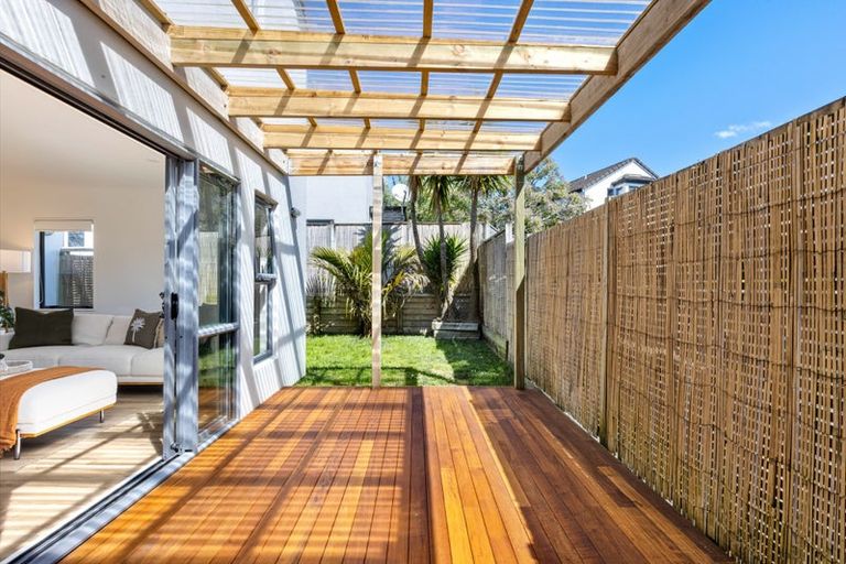 Photo of property in 4/48 Schnapper Rock Road, Schnapper Rock, Auckland, 0632