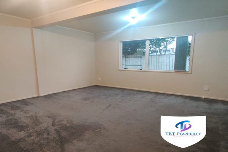 Photo of property in 3/240 Pakuranga Road, Pakuranga Heights, Auckland, 2010