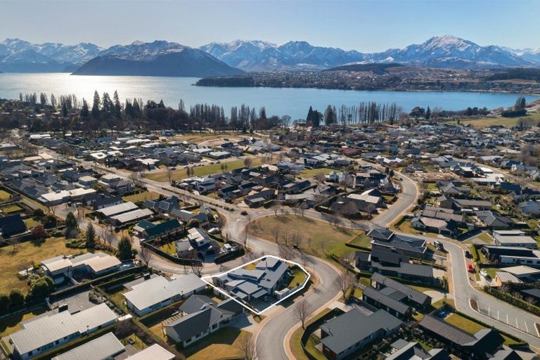 Photo of property in 40 Kelliher Drive, Wanaka, 9305